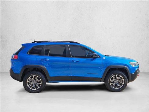 Used 2022 Jeep Cherokee Trailhawk image 4