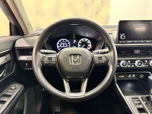 Used 2024 Honda CR-V EX image 19