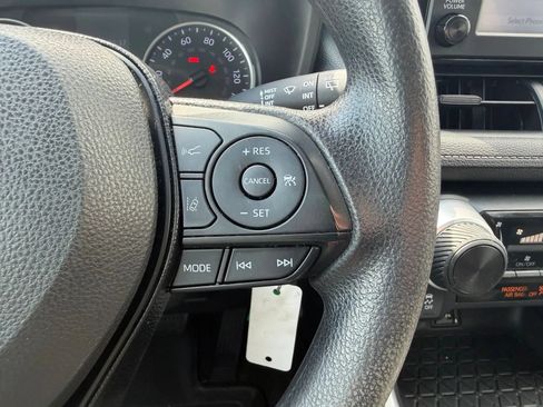 Used 2019 Toyota RAV4 LE AWD/4WD image 21