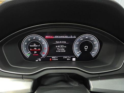 Used 2024 Audi Q5 e Premium Plus w/ Premium Plus Package AWD/4WD image 22
