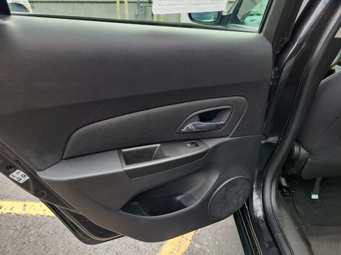 Used 2016 Chevrolet Cruze LT FWD image 18