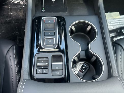 New 2025 Honda Pilot Touring image 37