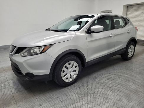 Used 2019 Nissan Rogue Sport S image 2
