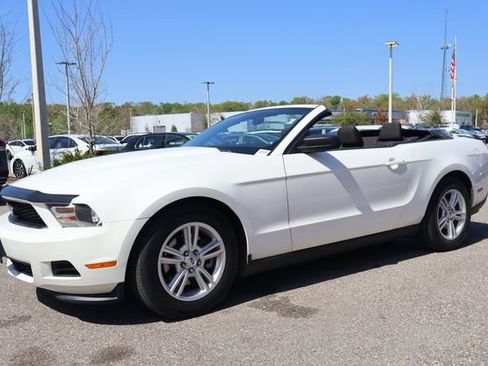 Used 2012 Ford Mustang Convertible image 5