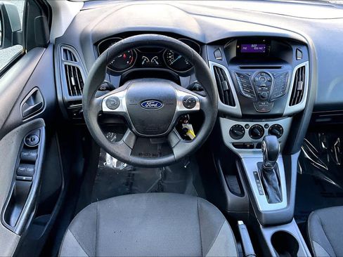 Used 2012 Ford Focus SE FWD image 6