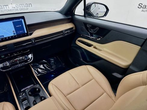Used 2023 Lincoln Corsair Reserve image 23