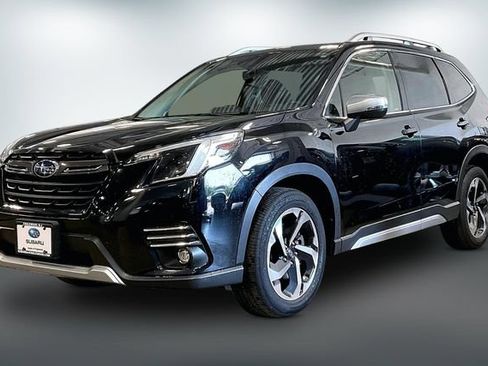 Used 2023 Subaru Forester Touring AWD/4WD image 3