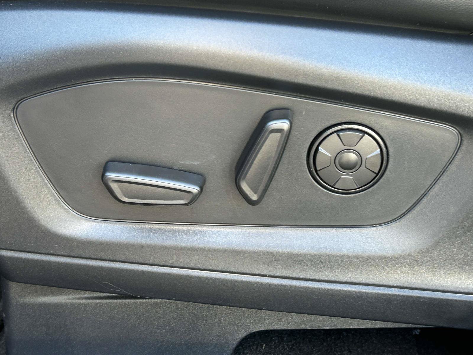 Used 2025 Ford Explorer ST AWD/4WD image 13