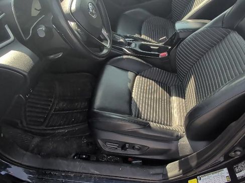 Used 2021 Toyota Corolla XSE FWD image 17