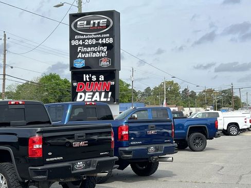 Used 2013 Chrysler 300 S w/ Luxury Group image 4