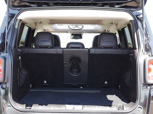 Used 2018 Jeep Renegade Trailhawk AWD/4WD image 52