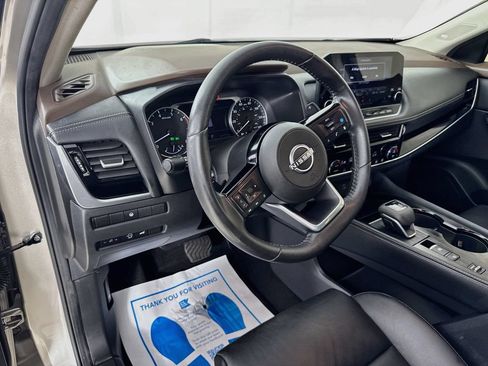 Used 2023 Nissan Rogue SL w/ SL Premium Package FWD image 11