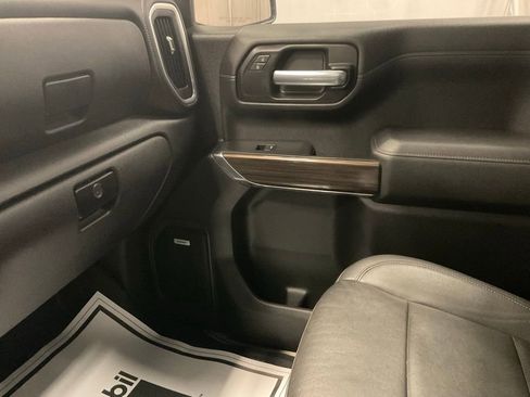 Used 2021 Chevrolet Silverado 1500 LT Trail Boss w/ Convenience Package II image 18