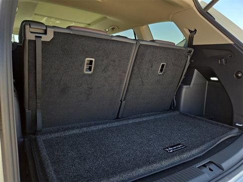 New 2025 Volkswagen Atlas Peak Edition SE image 14