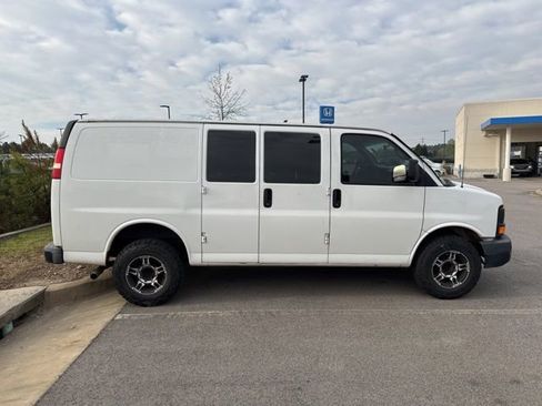 Used 2011 Chevrolet Express 3500 Work Van image 3