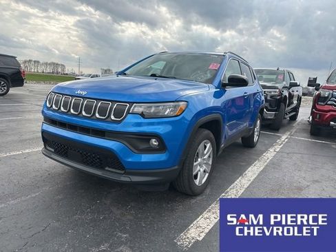 Used 2022 Jeep Compass Latitude image 1