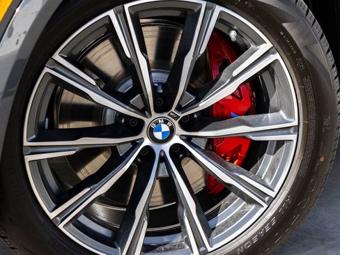 New 2026 BMW X5 xDrive50e image 10