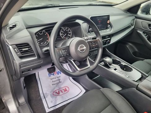 Used 2024 Nissan Rogue S FWD image 10