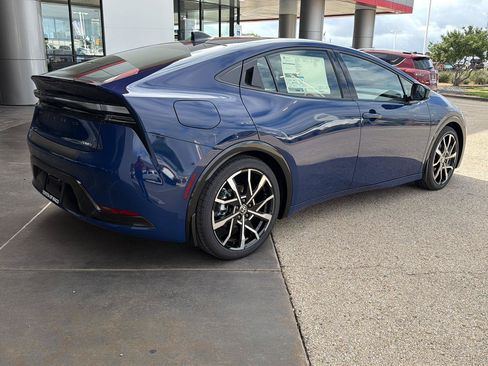 New 2026 Toyota Prius Plug-In Hybrid FWD image 6