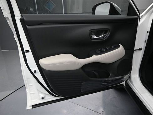 New 2026 Honda HR-V LX image 3