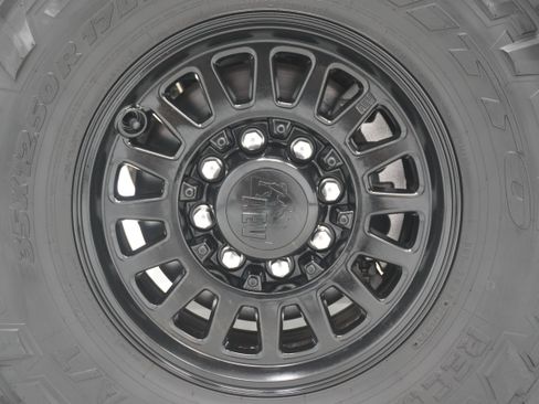 Used 2022 RAM 2500 Laramie AWD/4WD image 32