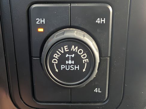 Certified 2021 Ford F150 XLT w/ Equipment Group 302A High image 32