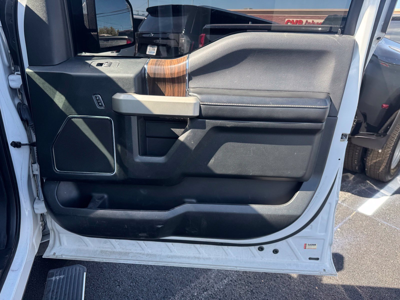 Used 2016 Ford F150 Lariat w/ Equipment Group 502A Luxury AWD/4WD image 33