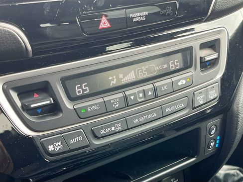 Used 2024 Honda Passport Black Edition image 16