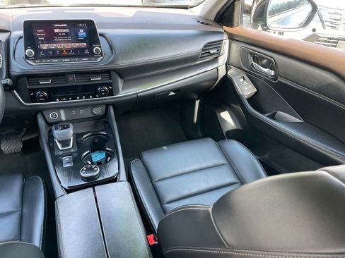 Certified 2023 Nissan Rogue SV w/ SV Premium B Package AWD/4WD image 11