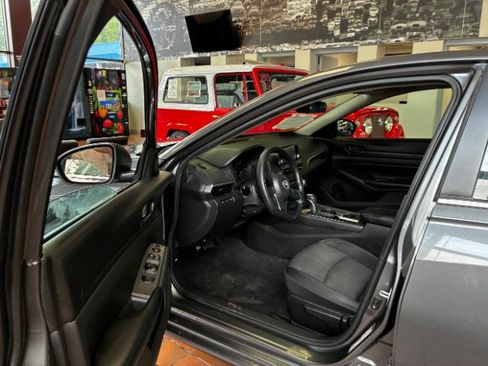 Used 2024 Nissan Altima 2.5 S FWD image 14