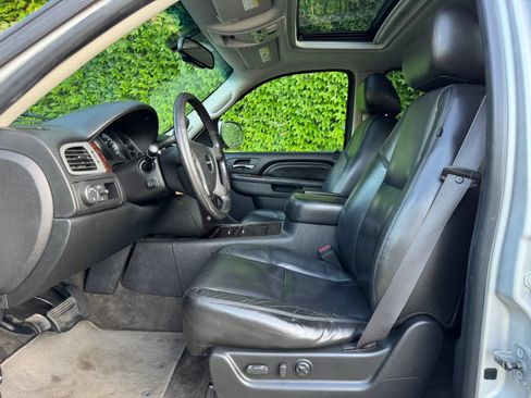 Used 2010 GMC Yukon Denali AWD/4WD image 13