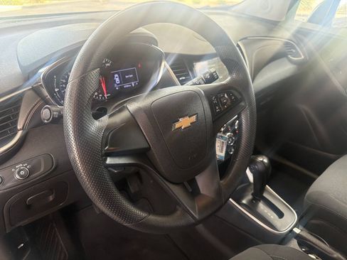 Used 2019 Chevrolet Trax LS w/ LPO, Cargo Package FWD image 15