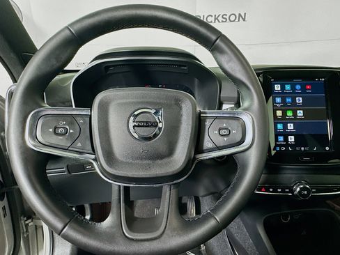 Used 2025 Volvo XC40 B5 Core image 15