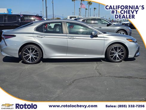Used 2024 Toyota Camry SE FWD image 8