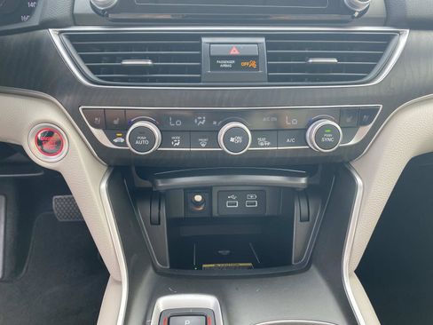 Used 2021 Honda Accord Touring image 22