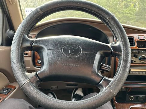 Used 1999 Toyota 4Runner SR5 AWD/4WD image 16
