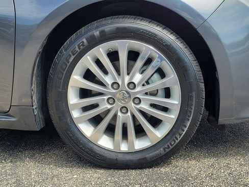 Used 2015 Toyota Avalon XLE Touring FWD image 5