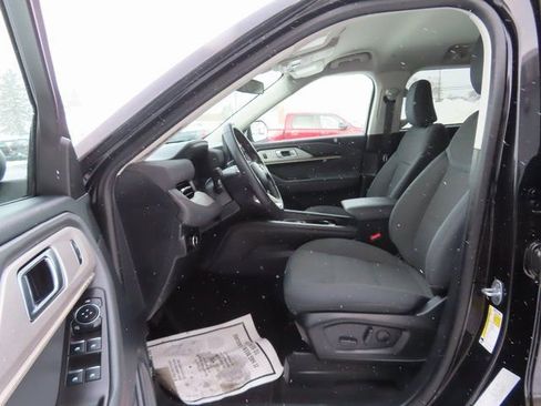 Used 2025 Ford Explorer Active image 19