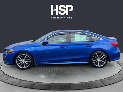 Used 2022 Honda Civic Touring image 2