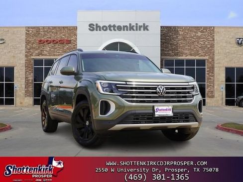 Used 2026 Volkswagen Atlas SE FWD image 1