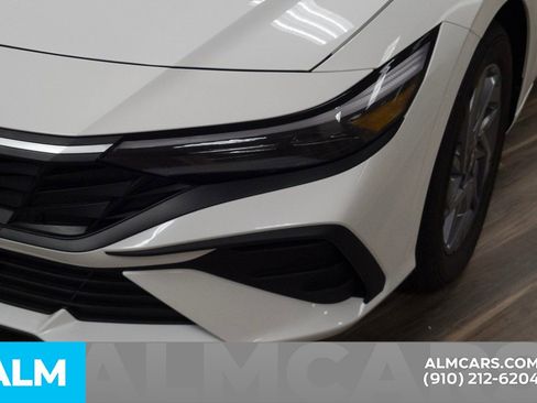 Certified 2024 Hyundai Elantra Blue image 11