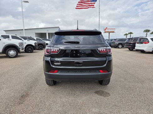 New 2026 Jeep Compass Latitude image 6