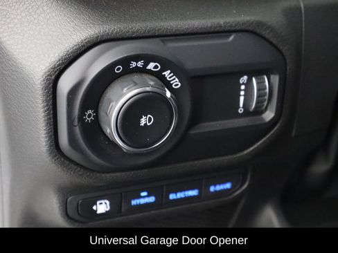 Used 2023 Jeep Wrangler Unlimited w/ Sun & Screen Package AWD/4WD image 22