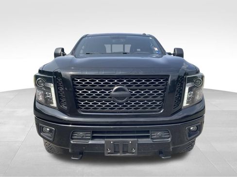 Used 2018 Nissan Titan SV w/ SV Convenience Package AWD/4WD image 17