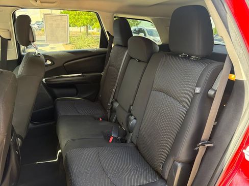 Used 2020 Dodge Journey SE FWD image 35