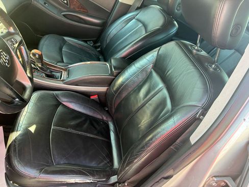 Used 2011 Buick LaCrosse CXL FWD image 9
