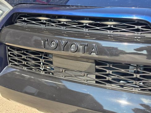 Used 2020 Toyota 4Runner SR5 Premium w/ Moonroof Package AWD/4WD image 3
