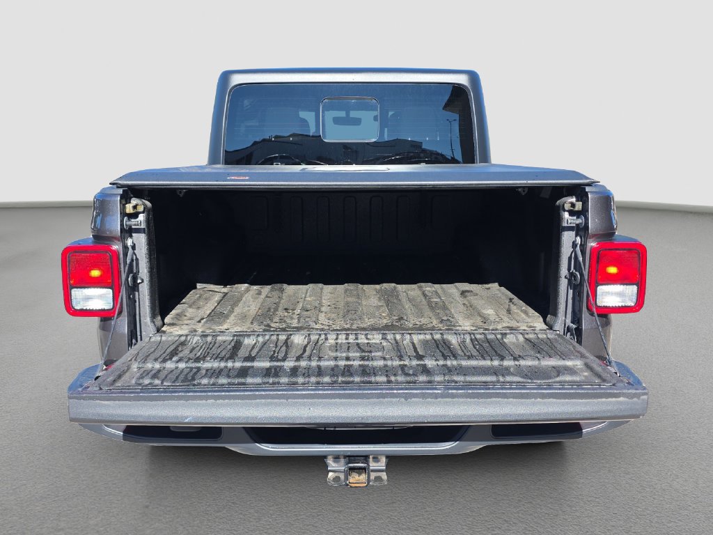 Used 2022 Jeep Gladiator Sport AWD/4WD image 17
