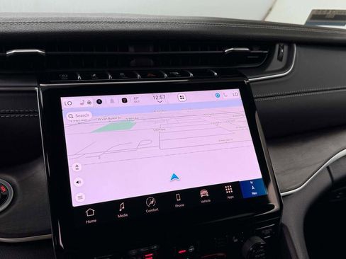 New 2025 Jeep Grand Cherokee Limited image 32