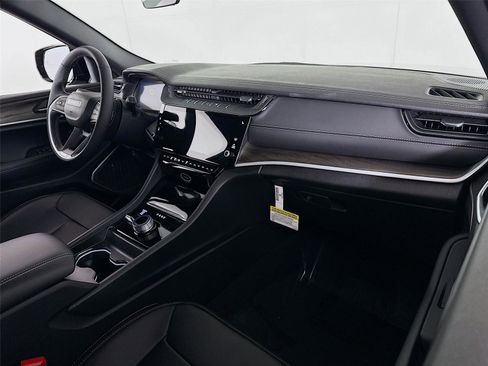 New 2026 Jeep Grand Cherokee Limited image 23